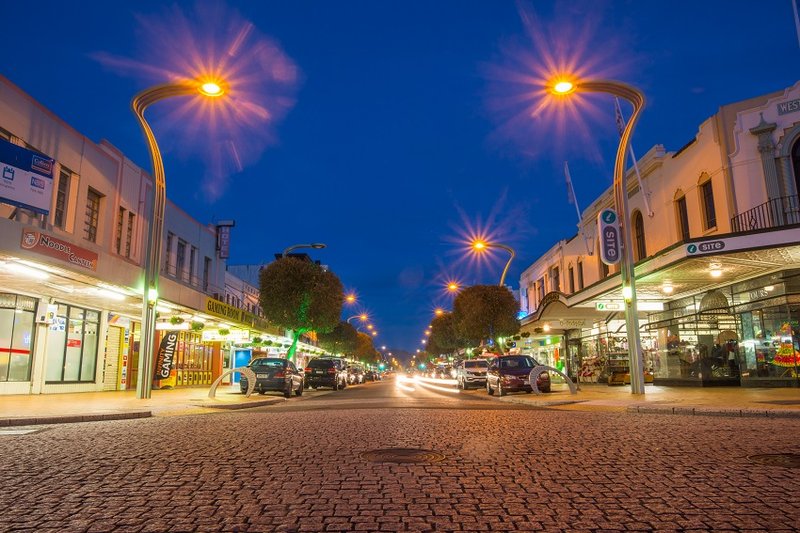 Hastings_street_night