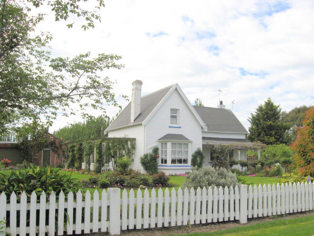 128 Main North Road, Woodend