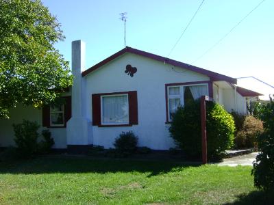8A Woodend Road, Woodend