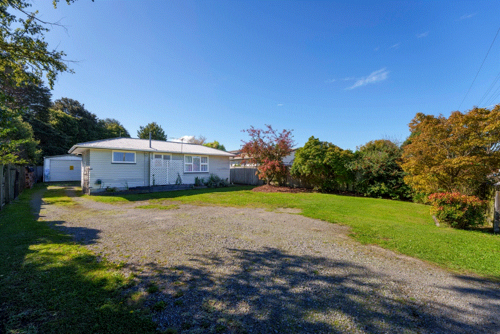 16 Woodend Road, Woodend