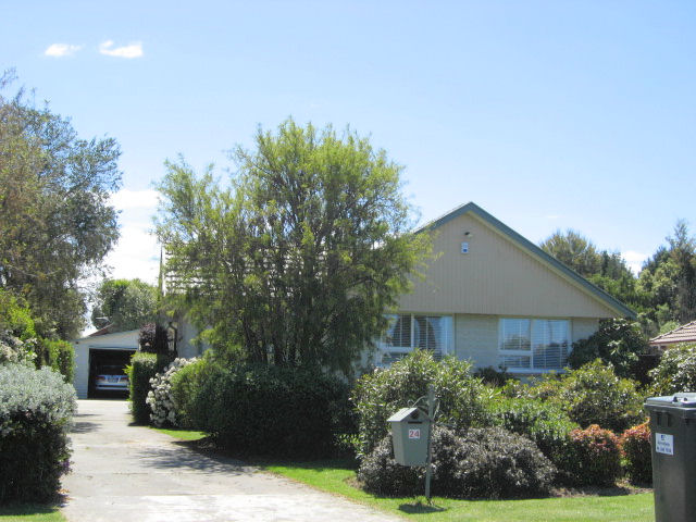 24 Woodend Road, Woodend