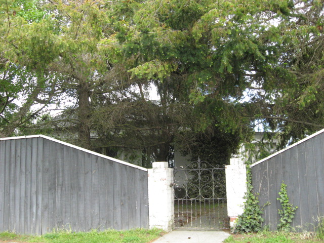 99 Main North Road, Woodend