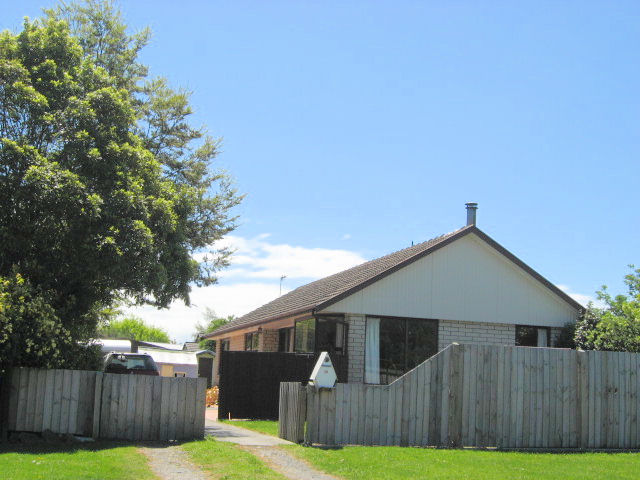 38 Woodend Road, Woodend