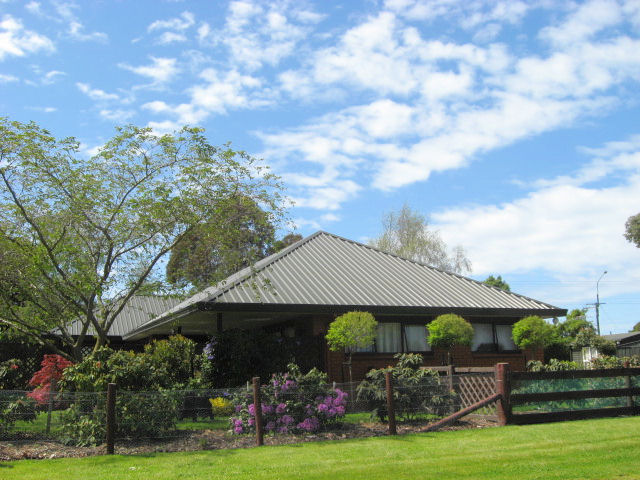 2 Woodfield Place, Woodend