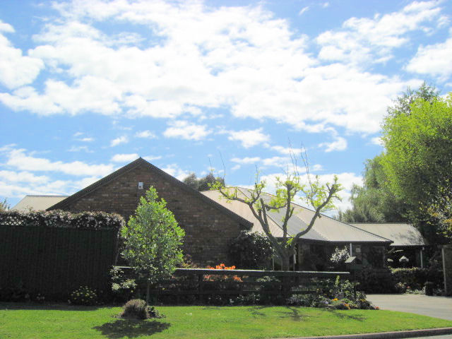 8 Hewitts Road, Woodend