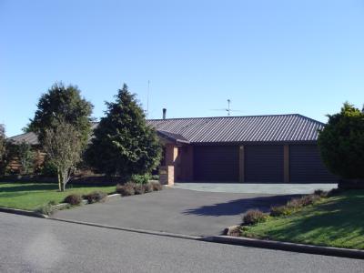 28 Hewitts Road, Woodend