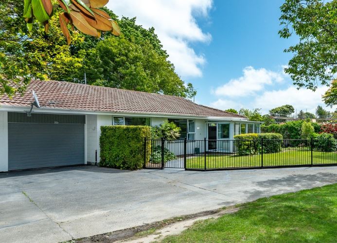 69A Aorangi Road, Bryndwr, Christchurch