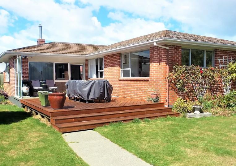 16 Whitcombe Street