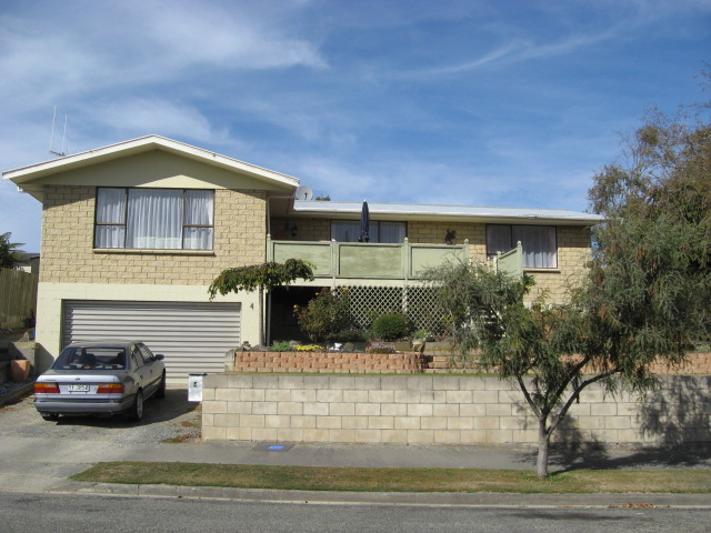 4 Dampier Street