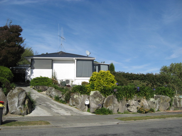 32 Dampier Street