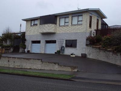 32 Cook Street