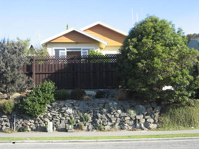 28 Douglas Street