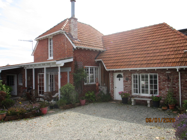 4 Hillsden Place