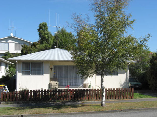 24 Benmore Street