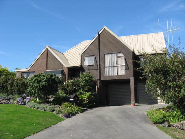 15 Monowai Place