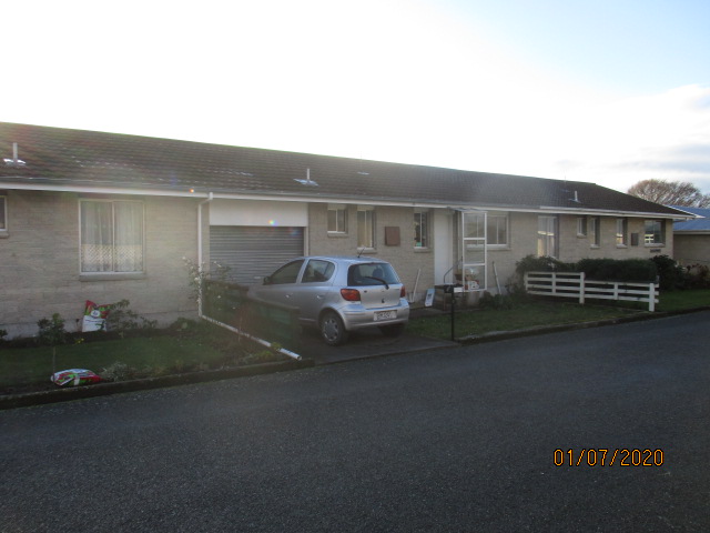 8 Browns Avenue