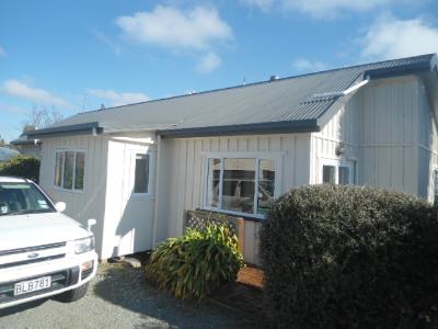 2 Westview Drive, Weston