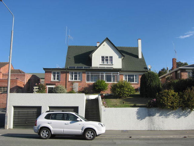 42 Douglas Street