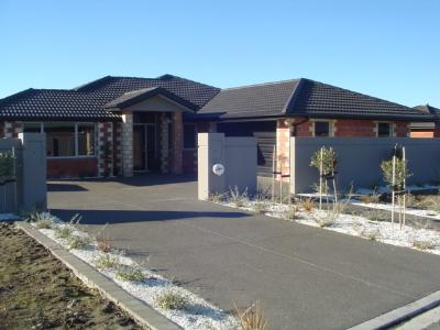24 James Drive, Woodend