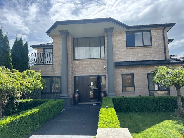 6 East Ellington Drive