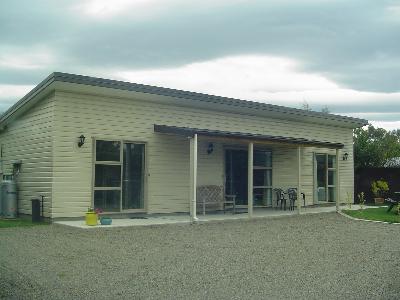 77 Main North Road, Woodend