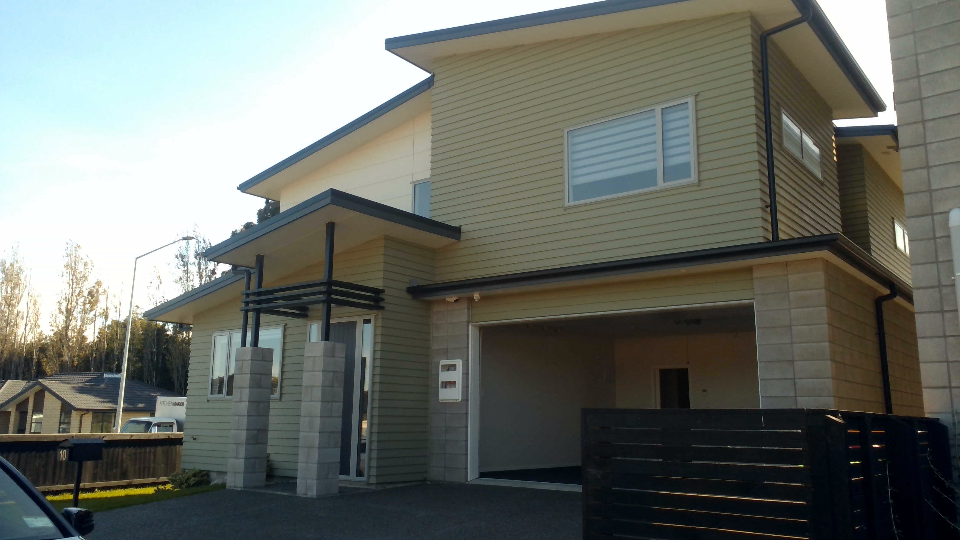 10 Atatu Lane