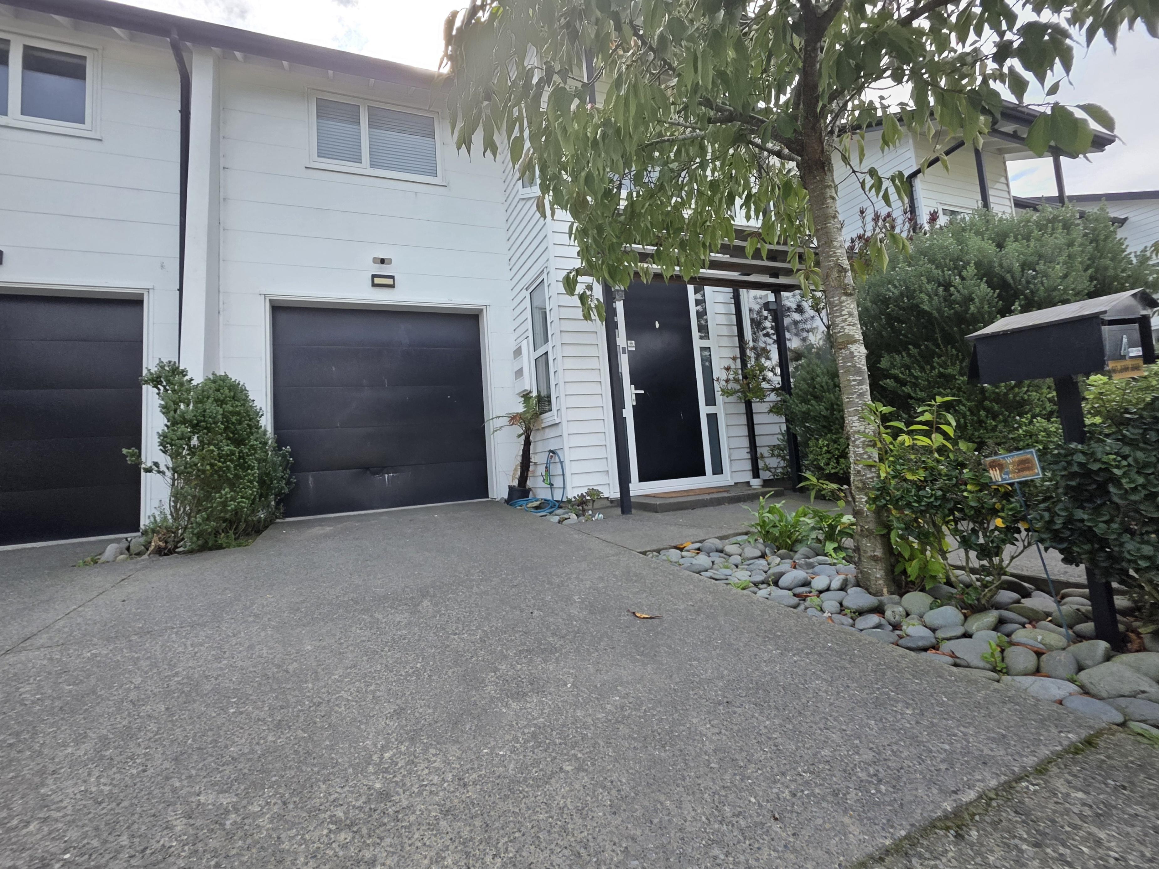 4 Atatu Lane
