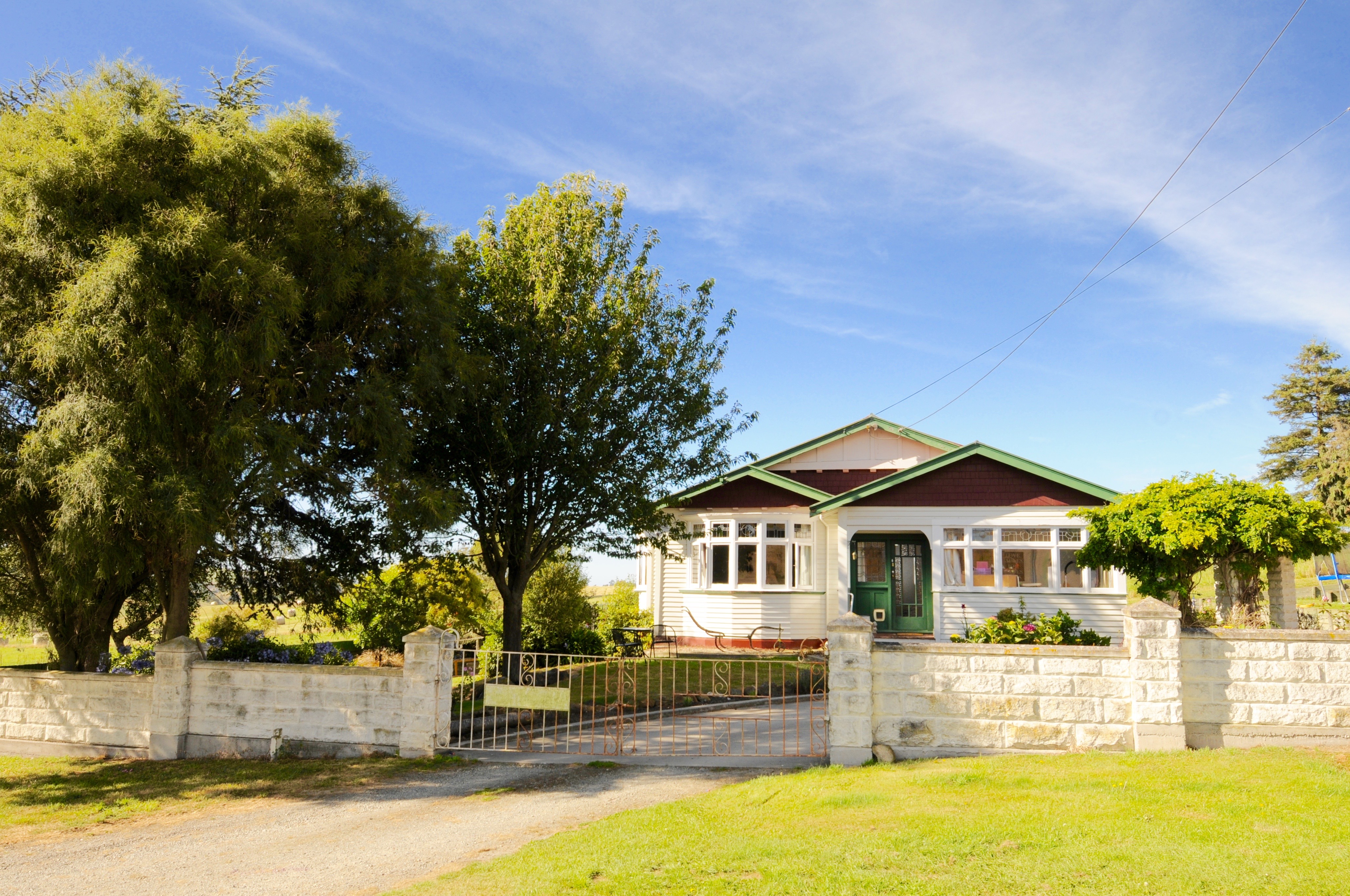 43 Tutu Hill Road, Weston