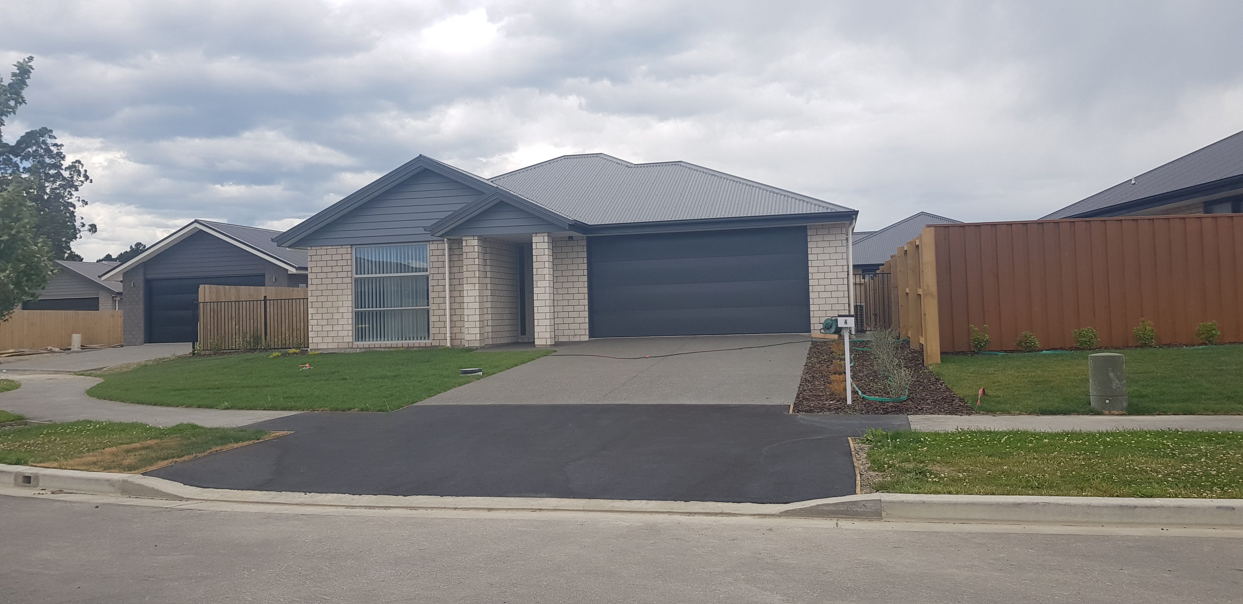 4 Keeper Close, Woodend