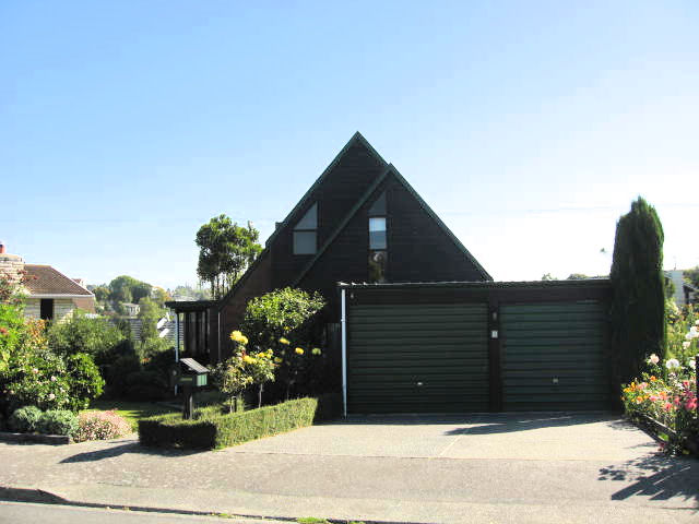 8 Monowai Place