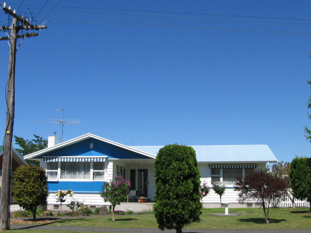 10 Leon Street